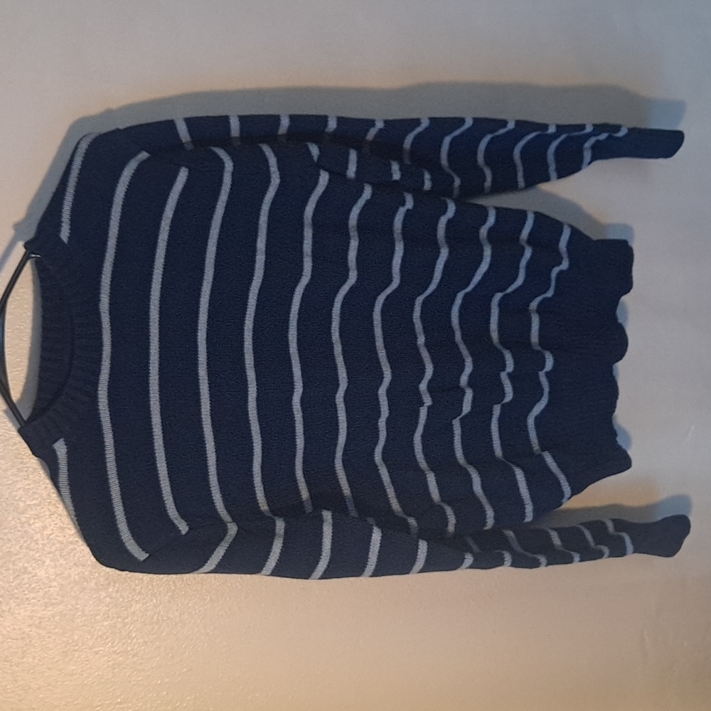 St. John's Bay navy blue striped crewneck, knitted sweater, men's size small